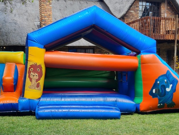 Combination 1 - 8m x 4m x 1.7 High R690