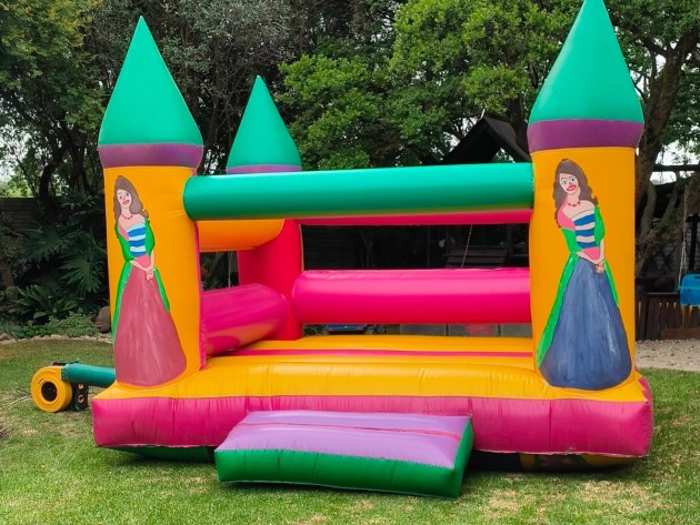 4x4 Princess - 4mx 4m R550
